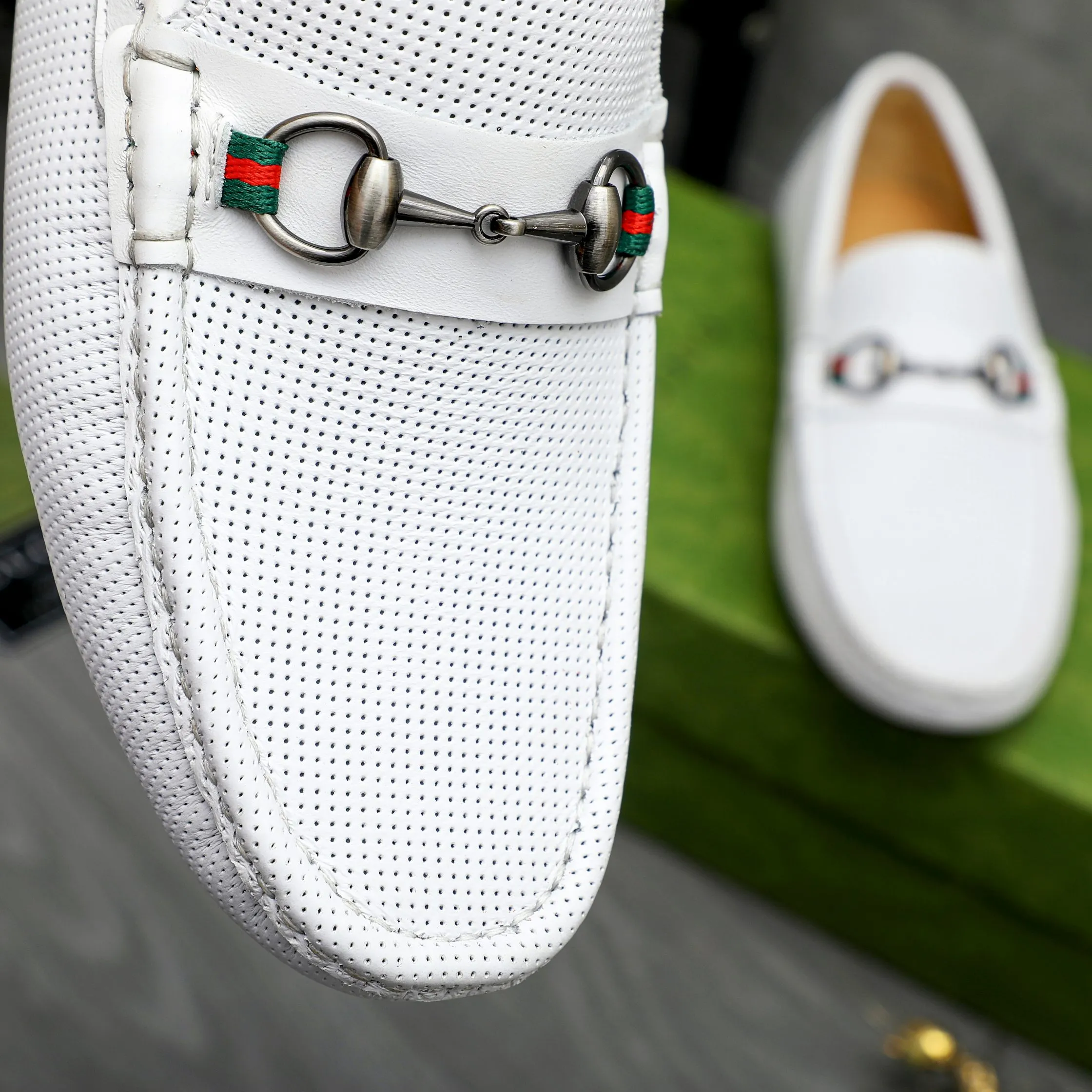 Men's shoes 💰p420 Product trademark: GUCCI (Gucci) casual slip-on men's shoes Regular size: 38-44 Product materials: Selected hollow cowhide upper, sheepskin lining, rubber outsole